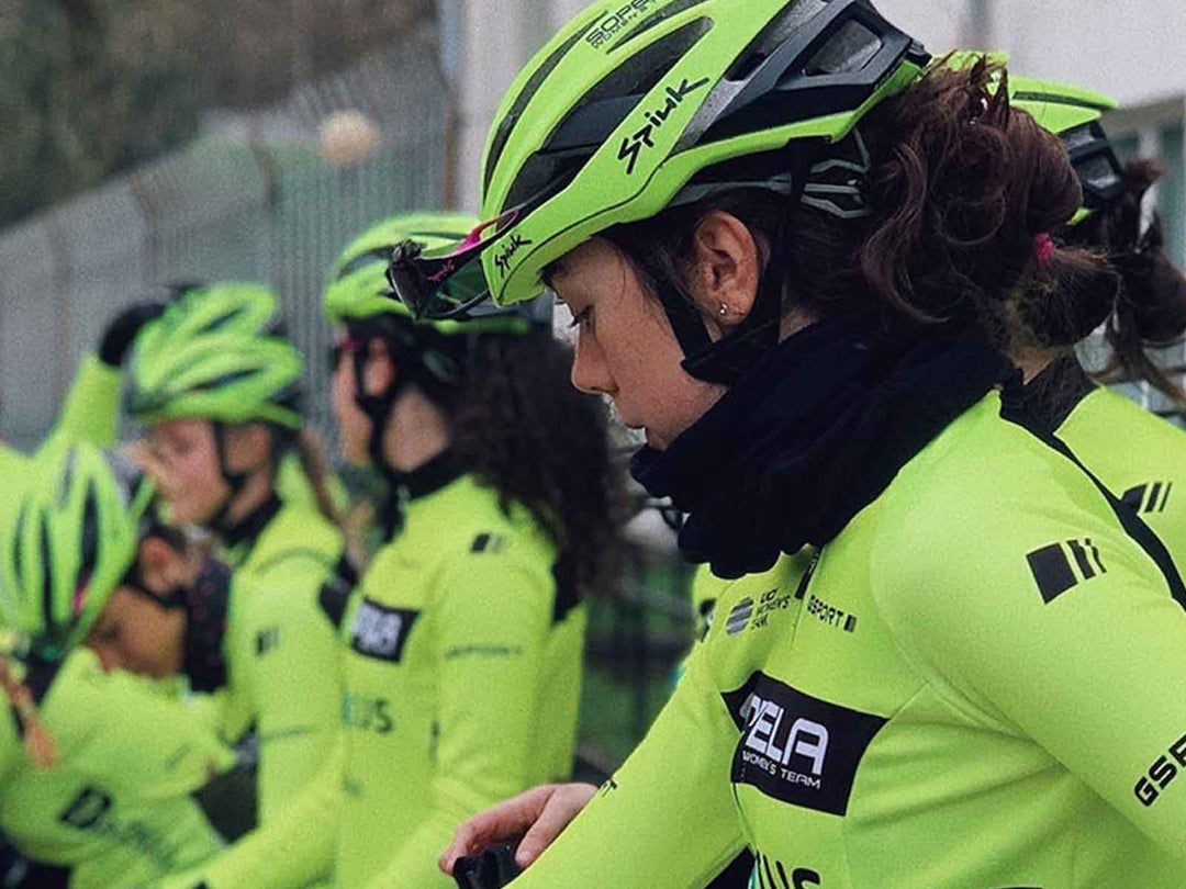 VISTIENDO A LA ÉLITE DEL CICLISMO FEMENINO, SOPELA WOMEN´S TEAM